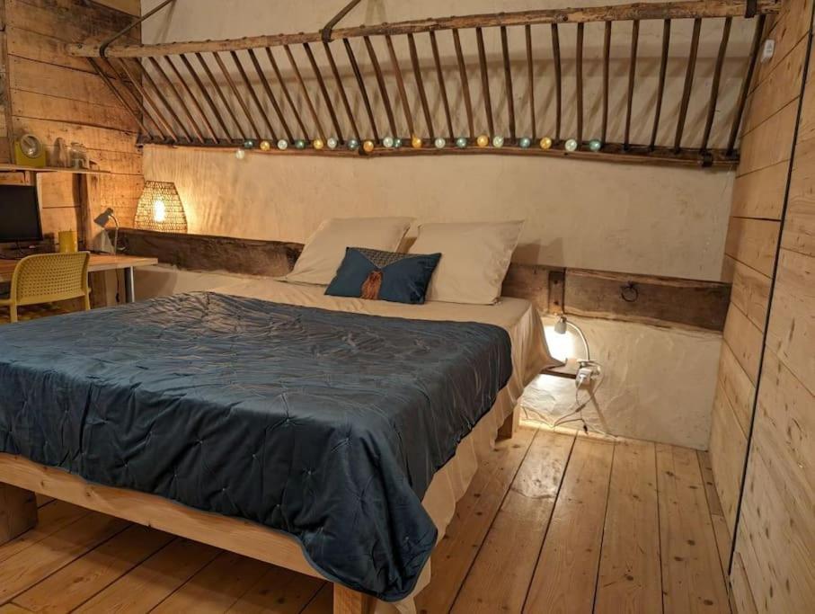 Logement - Studio Independant A Pérouges Buitenkant foto