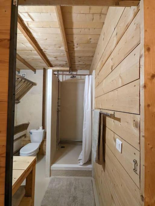 Logement - Studio Independant A Pérouges Buitenkant foto