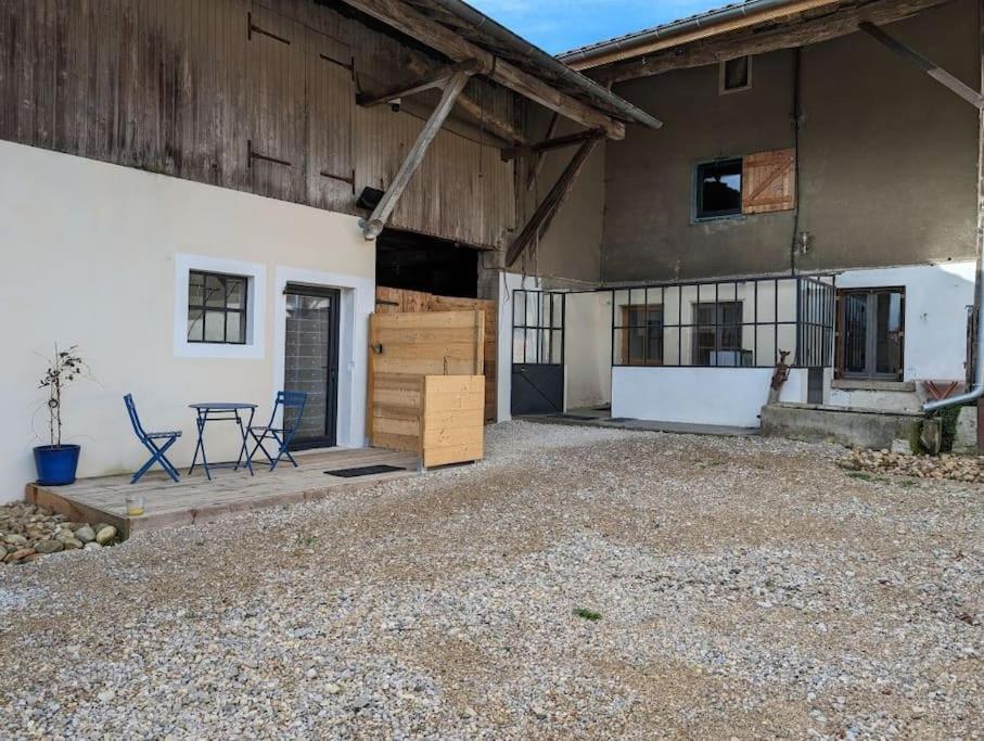 Logement - Studio Independant A Pérouges Buitenkant foto