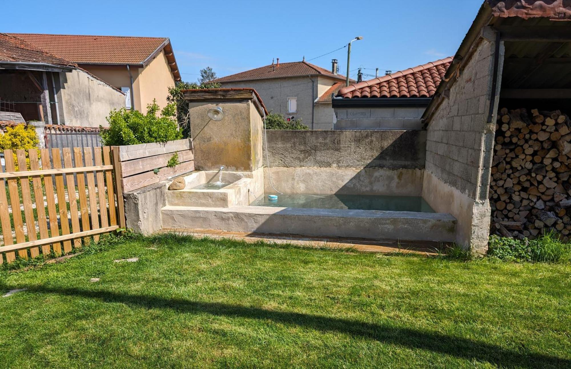Logement - Studio Independant A Pérouges Buitenkant foto